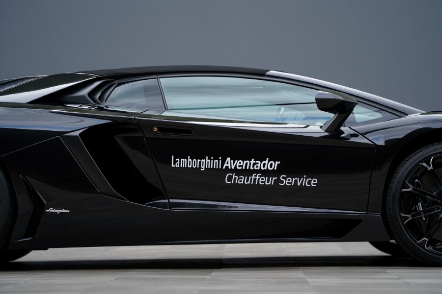 Why Choose the Lamborghini Aventador Chauffeur Service for Business Travel?