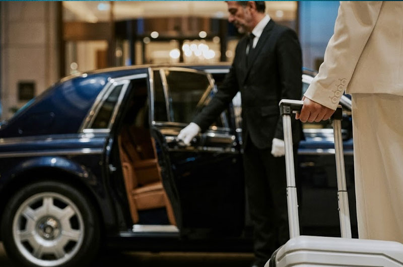 10 Key Benefits of Choosing Luxury Vehicle Transport Over Standard Options